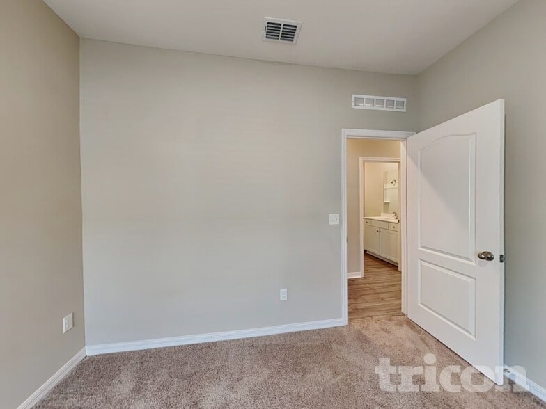 Building Photo - 151 Sailors Landing Ct