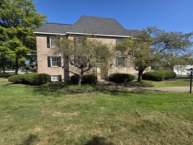 Building Photo - 1155 Charter Oak Ln