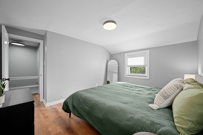 Building Photo - Furnished Rental in Shadyside