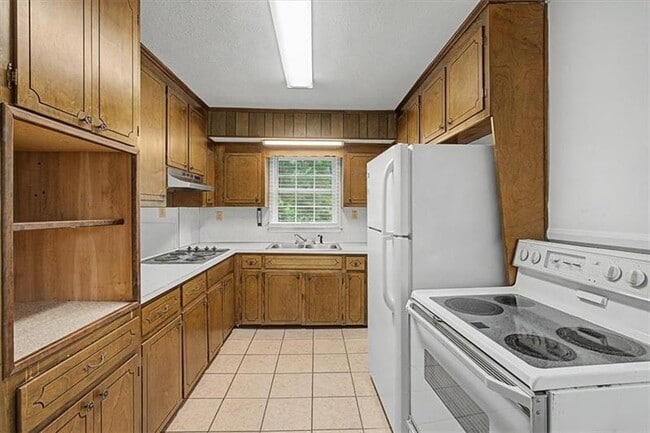 Building Photo - 2985 Fredrick Dr
