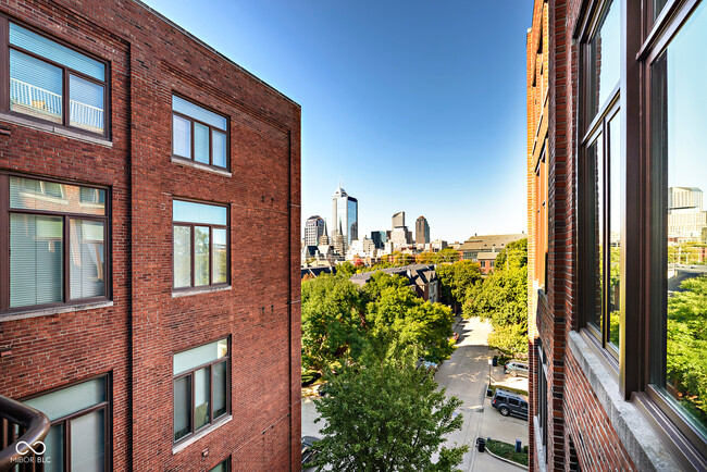 Building Photo - 430 N Park Ave