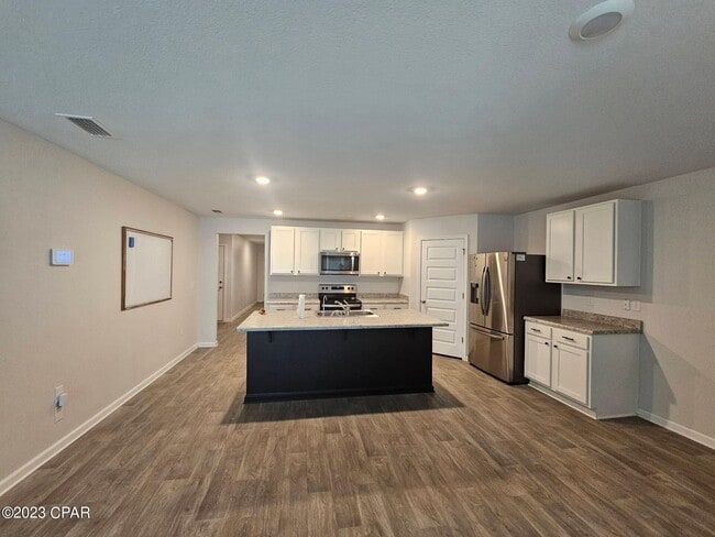 Building Photo - 4075 Silver Spur Rd