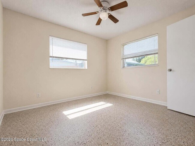 Building Photo - 2028 Rollins Dr