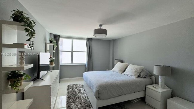 Building Photo - 5750 Collins Ave