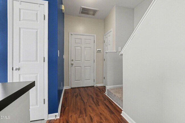 Building Photo - 233 Woodson Dr