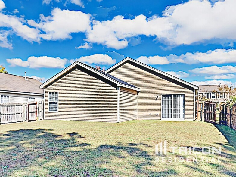 Building Photo - 156 Springway Dr