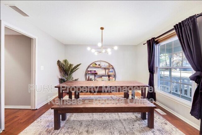 Building Photo - 3708 SW Windemere Dr