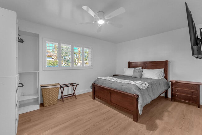 Building Photo - 75250 Vista Huerto