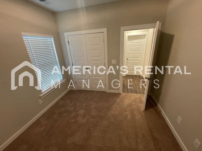 Building Photo - Home for Rent in Oak Grove, AL!!! Available to View Now!