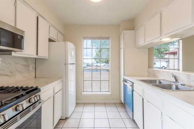 Building Photo - 1915 Prairie Knoll Ct