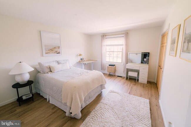 Building Photo - 126 Albemarle Dr