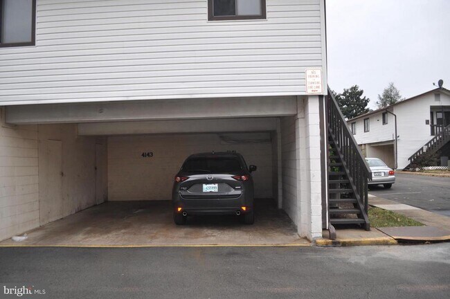 Building Photo - 4141 Meadowland Ct