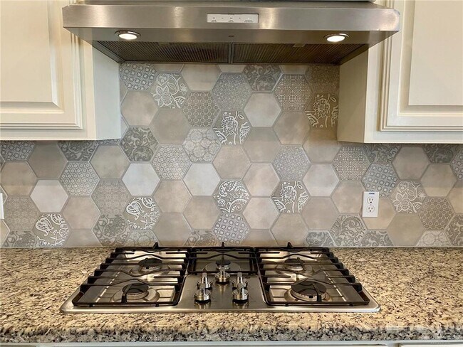 Building Photo - 26 Escondido Pass