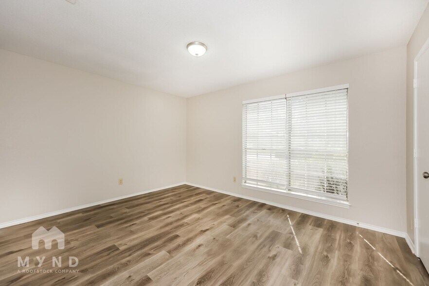 Building Photo - 4303 Gentle Springs Dr