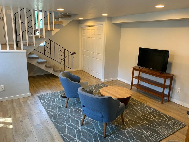 Building Photo - 4250 Navajo St