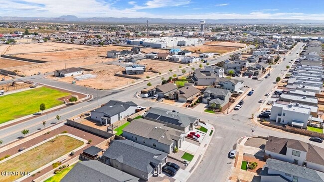 Building Photo - 13757 Villa Vista Ave