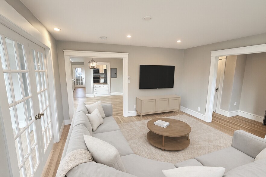 Building Photo - 70 Tufts St