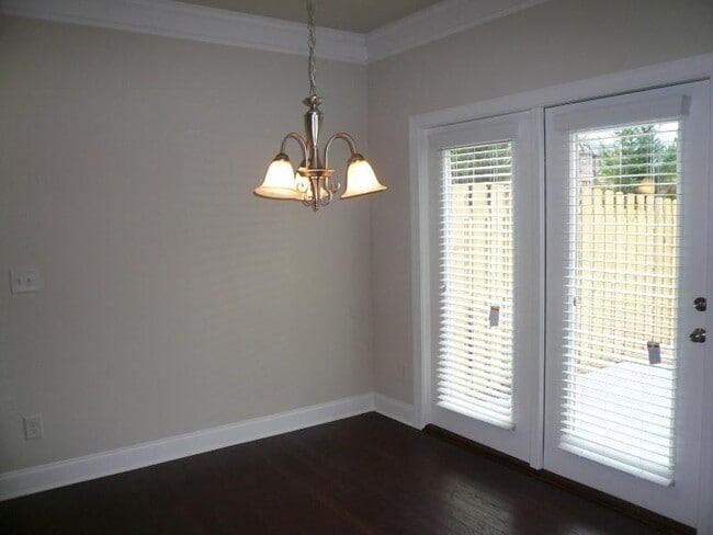 Building Photo - 780 Duberry St