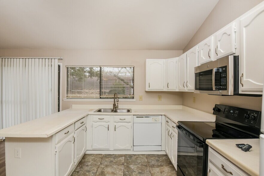 Building Photo - 3913 Horizon Pl