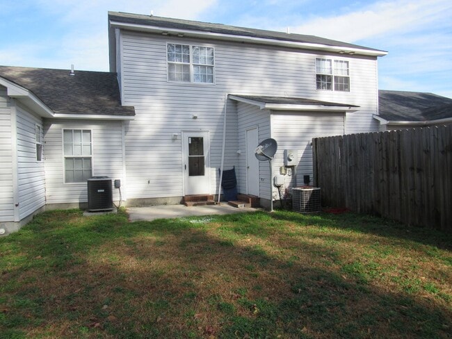 Building Photo - 2 Br 3 BA Townhouse Hunters Creek