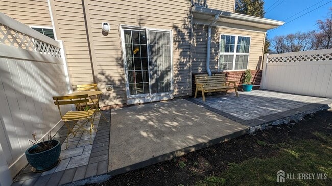 Building Photo - 2 Masters Blvd