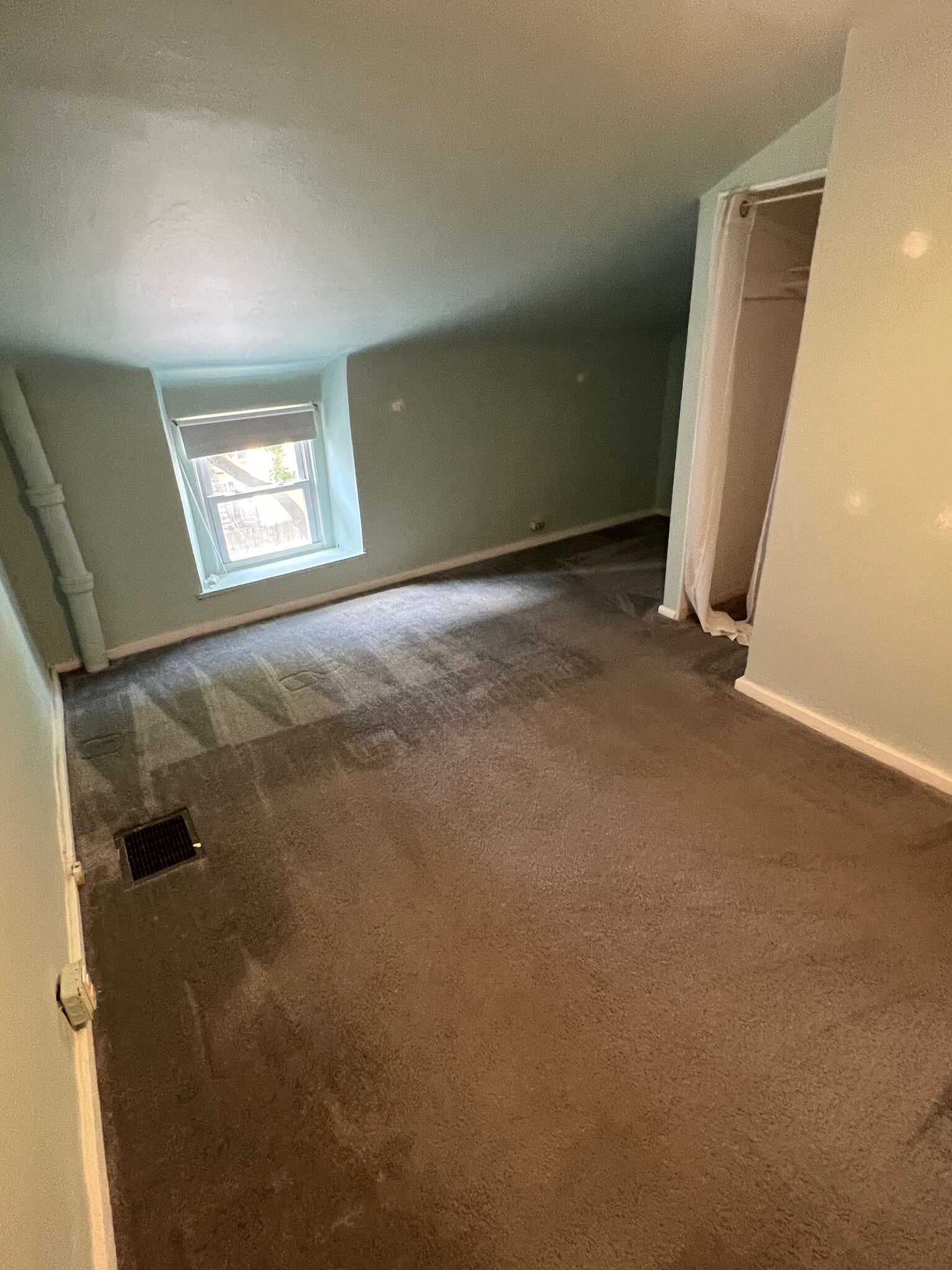 bedroom 2 - 4346 Cresson St