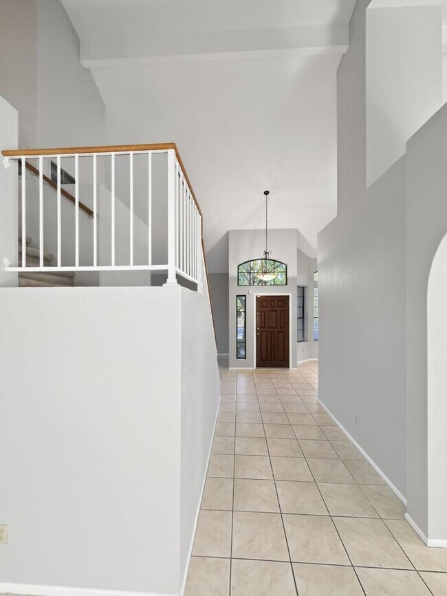Building Photo - Location! Location! Beautiful 4 Bedroom/ 3 Bath Home! Ray/Kyrene
