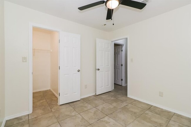 Building Photo - 11612 Gemmer St