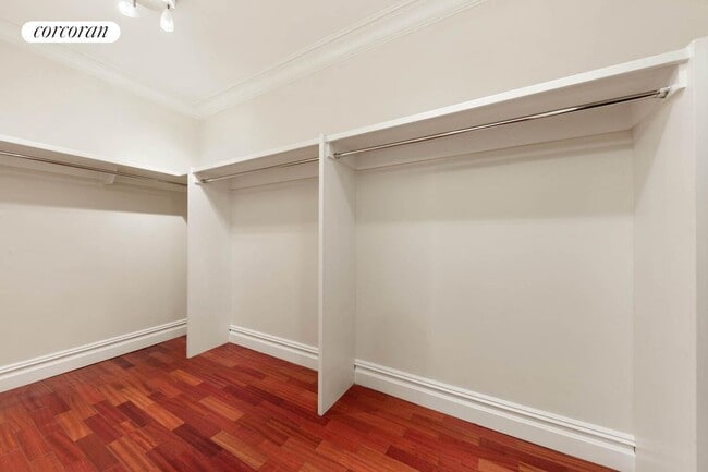 Building Photo - 10 Little W St