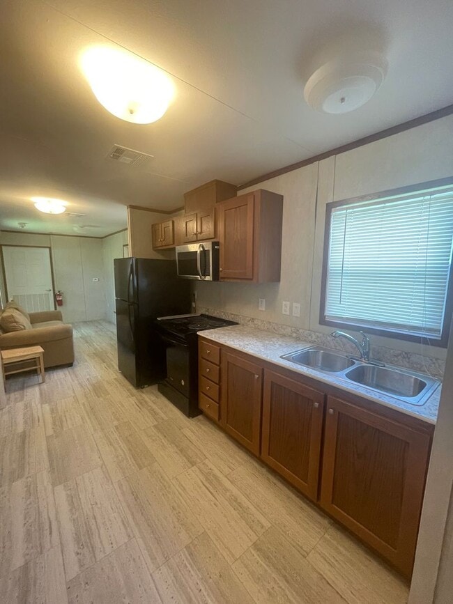 Building Photo - NEW 1 BEDROOM TINY HOME