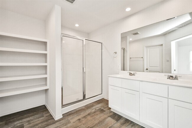 Building Photo - 4243 Bromham Farms Dr
