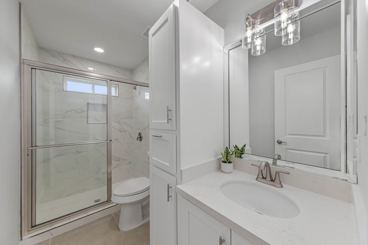 Building Photo - 664 Marrs Ave