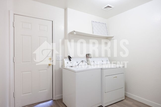 Building Photo - Perfect Duplex in Arizona City