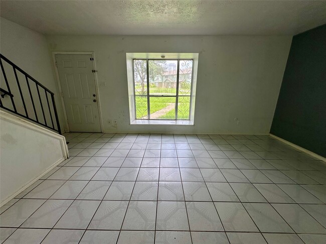 Building Photo - 13517 Castilian Dr