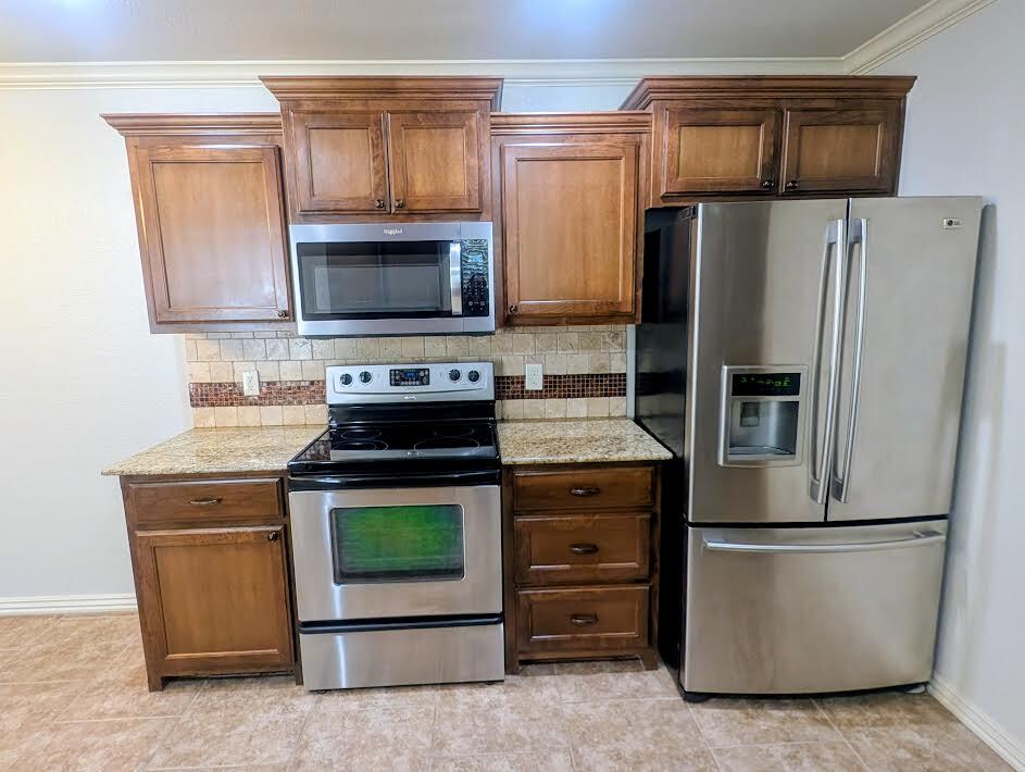 Kitchen Pic 2 - 3110 Southwest Warberry Avenue