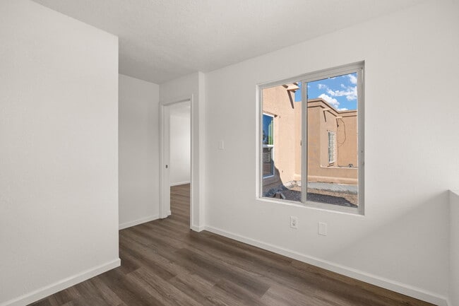 Building Photo - 2943 Quail Pointe Dr NW