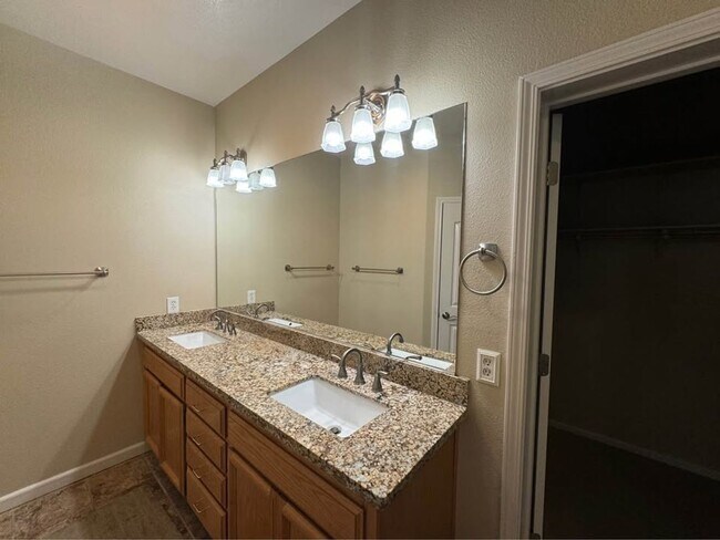 Building Photo - Home for Rent in Carmichael, CA