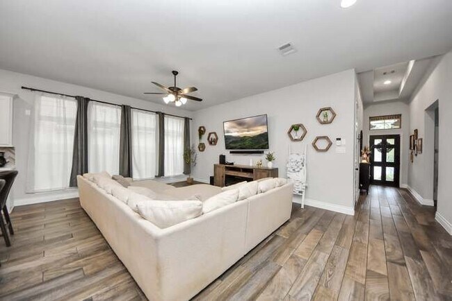 Building Photo - 16307 Pintado Forest Rd