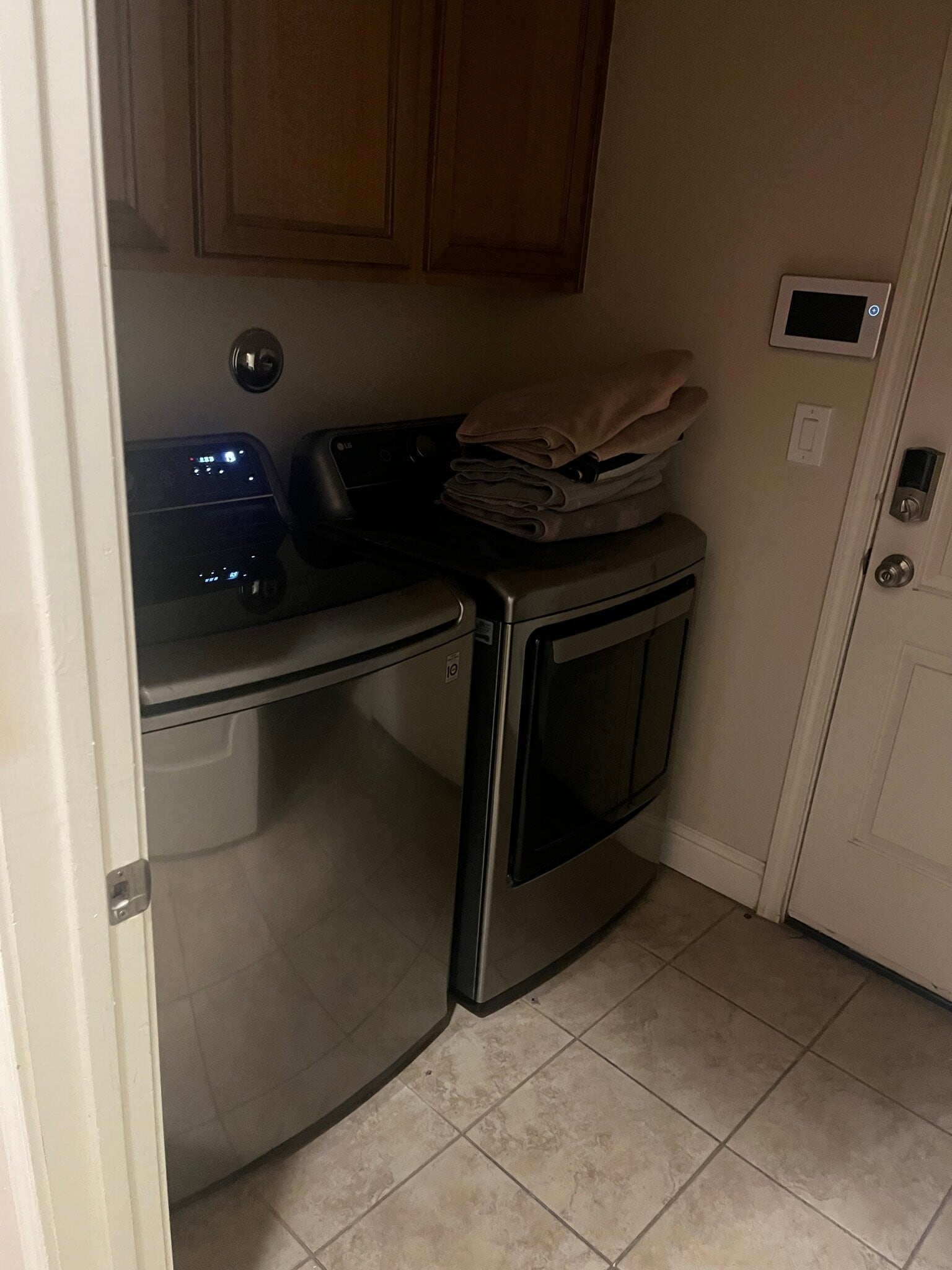 Building Photo - 3004 Willow Basin Ln