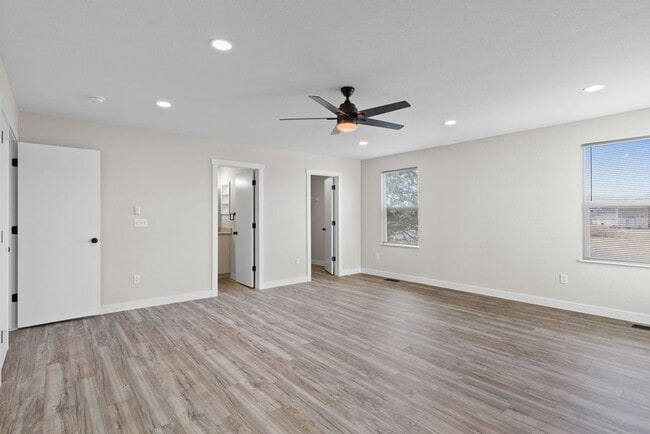 Building Photo - Beautifully Remodeled 3-Bedroom Townhome!