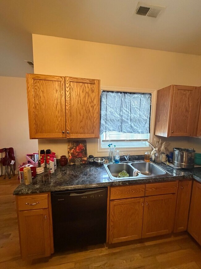 Building Photo - 1009 N 25th St