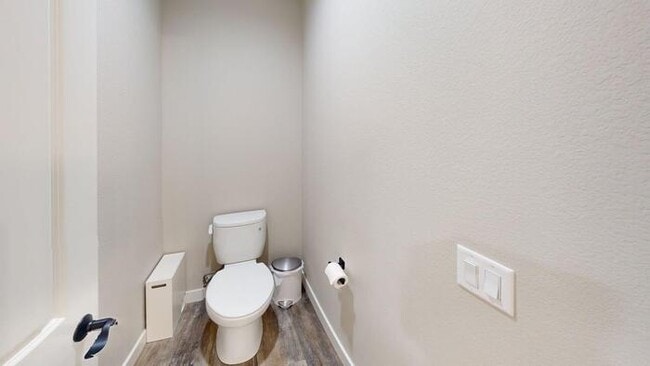 Building Photo - 730 Compass Lp