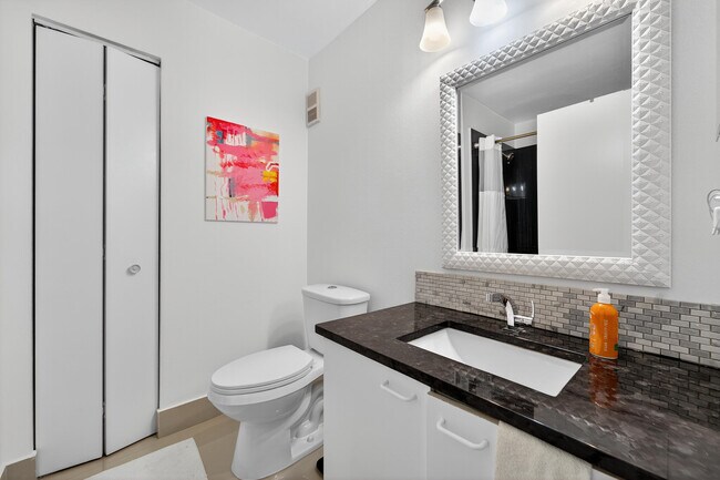 Building Photo - 4807 Via Palm Lakes Via