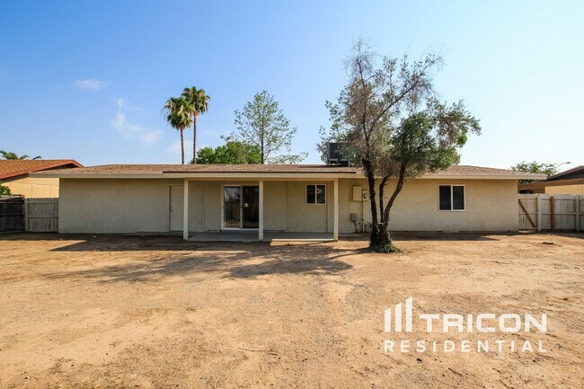 Building Photo - 3308 E Bloomfield Rd