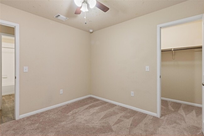 Building Photo - 10625 Menominee Falls Ln