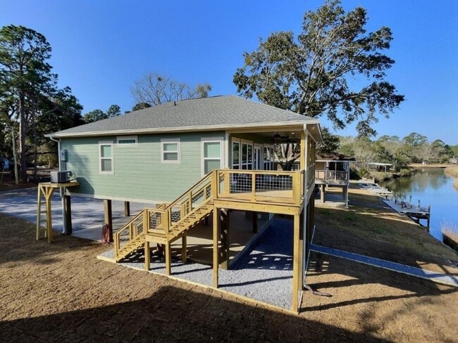 Building Photo - Fully furnished 2-bedroom house on the bayou!
