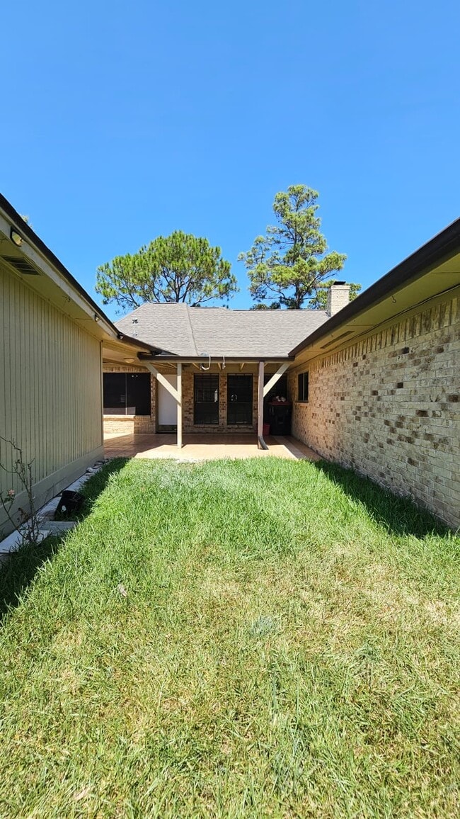 Building Photo - 14819 Knightsway Dr