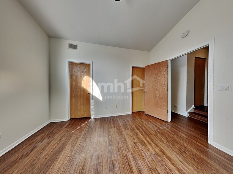 Building Photo - 915 Mission Blvd