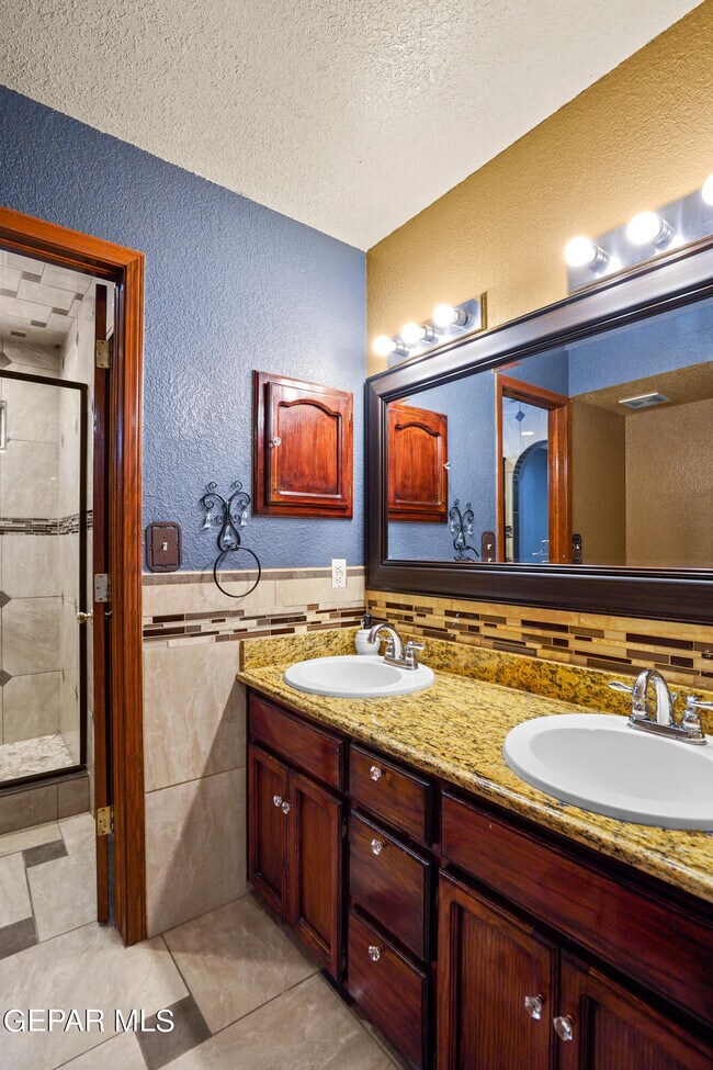 Building Photo - 1325 James Dudley Dr