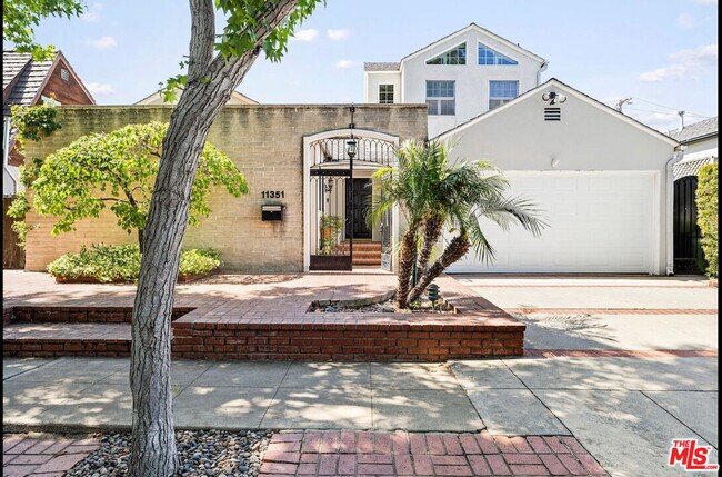Building Photo - 11351 Waterford St